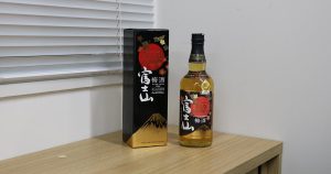 勢いで目指すウィスキーオタクへの道 | 非日常と言っても過言では無いフルーティ！『富士山ウィスキー 梅酒』を呑んでみた